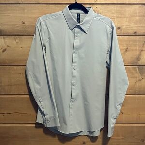 Lululemon Oxford stretch button down NWOT sz M